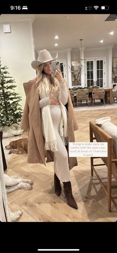 Fashion Outfits For Pregnant Women, Winter Pregnancy Outfits Cold Weather, Western Pregnancy Outfits, Classy Pregnancy Outfits, Outfits For Pregnant Women, Designer Aesthetics