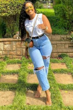 Green Summer Top Outfit, Cute Brunch Outfits Spring, Casual Spring Outfits Black Women, Brunch Outfit Jeans, Girls Brunch Outfit, Baddie Brunch Outfit, Casual Brunch Outfit Spring, Spring Brunch Outfit, Simple Brunch