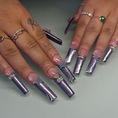 Nails W Pearls, Futuristic Nails, Themed Nail Art, Girly Nails, Hoco Nails, Nail Gems, Drip Nails, Glamour Nails, Nail Box