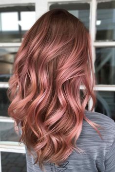 30 Gorgeous Rose Gold Hair Color Styles for a Sophisticated Look. Seeking a sophisticated look with gorgeous rose gold hair color styles? Explore these elegant hues and elevate your appearance with a hairstyle that exudes class and refinement! Get ready to captivate with your timeless style! Rose Gold Hair Brunette, Hair Color Styles, Rose Gold Balayage