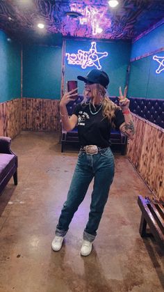 Comfy Bell Bottoms Outfit, Southern Grunge Aesthetic, Emo Western Outfits, Alternative Country Outfits, Midsize Country Outfits, Country Alternative Fashion