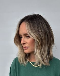 bronde bob w a bright face frame ✨🤎 so yummy Smudge Root, Bronde Bob, Face Frame, Bronde Haircolor, So Yummy, Face Framing, Cool Tones, My Style, Frame