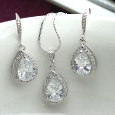 bridal necklace and earring by arbjewelry, $40.00