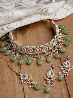 Gold-Plated Lime Green Stone & White Kundan Studded Choker Jewellery Set, Indian Jewellery Wedding Bridal, Necklace Earrings Maangtikka Set VitansEthnics Studded Choker, Kundan Choker Set, Choker Jewellery, Festival Necklace, Perhiasan India, Gold Jewelry Simple Necklace, Kundan Choker, Indian Jewelry Sets, Gold Jewelry Simple