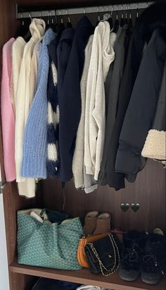 Danish Aesthetic, Stockholm Stil, Organized Closet, Outfit Ideas Fashion, Winter Outfit Ideas, Glam Room, Fall 24