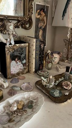 Artist Supplies Aesthetic, Room Of Requirement Ideas, Siren Room Aesthetic, Siren Core Room, Witchy Vanity, Siren Decor, Siren Bedroom, Victorian Aesthetic Bedroom