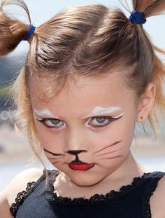 Cat face painting Cat Face Halloween, Simple Face, Face Painting Designs, Halloween Costumes Makeup