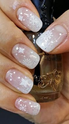 Snow Flake Nails Short, White Snow Nails, Snowy Nails, Diy Nails Easy, Snow Nails, Glitter Tip Nails, Holiday Nails Winter, Nails Autumn