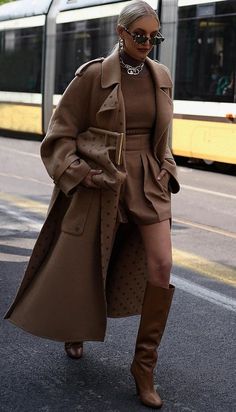 Outfit Inspo Board, Women's Outfits, Inspo Board, Winter Outfit, Classy Outfits, Boho Chic, Winter Outfits, Trench Coat, 1970s