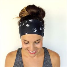 "{ You'll LOVE it } The Free Bird Print headband is made for movement. Whether taking your favorite spin or yoga class, running the distance or out on the town, this headband will stay put and comfortable while you're on the move. Go girl. { Made for Motion } Because its made of Nylon/Lycra, its light weight, washable and holds its own against a sweat sesh. As a marathoner, outdoors lover and fitness enthusiest I know it's a must! The stretchy and seamless 3.5 inch wide band is tapered in the ba Black Headbands, Boho Head Wrap, Extra Wide Headband, Headband Workout, Bohemian Hair Accessories, Bohemian Headband, Running Headbands, Hair Accessories Boho, Free Bird