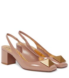 Valentino Garavani Shoes, Rose Shoes, Mid Heels Pumps, Sandals Wedge, Lady Shoes, Bag Women Fashion, Pink Pumps, White Pumps, Out Of Control