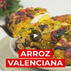 ARROZ VALENCIANA RECIPE | Malagkit pero hindi kakanin? Try our #simpol version ng ARROZ VALENCIANA recipe na bagay na bagay sa inyong hapag this holiday season! Festive na... | By Simpol | Facebook Valenciana Recipe, Chicken Meat, Recipe Chicken, Easy Dishes, Rice Recipes, Main Course, Holiday Season