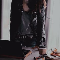 Women Fbi Agent Aesthetic, Female Detective Aesthetic Modern, Female Fbi Agent Aesthetic, Fbi Woman Aesthetic, Female Detective Aesthetic, Fbi Agent Aesthetic Female Outfit, Fbi Outfits For Women Aesthetic, Female Bodyguard Aesthetic, Criminology Aesthetic Outfits