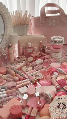 Random Pink Things, Koleksi Makeup, Penyimpanan Makeup, Makeup Beauty Room, Pink Items, Sephora Skin Care, Pink Lifestyle, Fancy Makeup, Pretty Skin Care