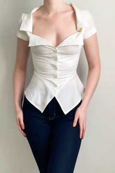 Vest With Puffy Sleeves, Archival Vivienne Westwood, White Shirt Upcycle Ideas, Anglomania Vivienne Westwood, Vivienne Westwood Blouse, Vivienne Westwood Outfit, Vivienne Westwood Aesthetic, Vivienne Westwood Runway, Vivienne Westwood Top