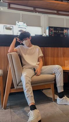 Lelaki Hensem Malaysia, Outfits For Teenage Guys, Muka Lelaki, Minimalist Fashion Men, Mens Photoshoot Poses, Trendy Boy Outfits, Cool Boy Image, Mens Casual Dress Outfits