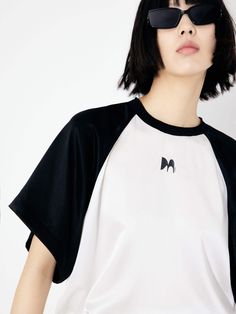 MO&Co. Women's Raglan Sleeves Contrast T-shirt Features : - Loose fit- Color block design- M pattern print at chest Code: MBC2TOP025The back length of size S is 62.5cmMATERIALS & CARE Material: 79.1% Acetate 20.9% PolyesterOur sizes might be a little different from US/EU sizes. Please refer to the size guide carefully before purchasing at the above description.REMINDER: All items are measured manually. Please note that it's reasonable that there might be minor measurement differences (1-2cm) on Color Block Design, Block Design, Raglan Sleeve, T Shirt Top, Red Color, Size Guide, Color Block, Print Patterns, Loose Fitting