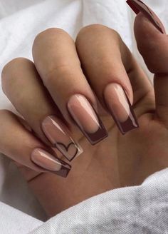 I paint all the sets by hand :)  10 nails included with S, M, L Simple to put on and take off. Feel free to add any custom colors in personalization, no charge. Last 1-3 weeks with glue (included in order) Thank you for supporting my small business! <3 Brown Nails Minimalist, Minimalist Brown Nails, Minimalistic Fall Nails, French Manicure Brown, Birthday Nail Designs, Brown Nail, Unghie Sfumate