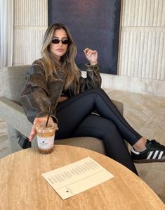 Tia Lineker, Outfit Poses, Fits Aesthetic, Zara Coat, Paris Outfits, Adidas Fashion, Todays Outfit, Mom Outfits, Looks Style