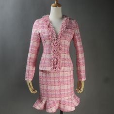 Women  Custom Made Check Tweed Pink  Colour Tassel Fringe Jacket + Dress/Shorts/ Fishtail Skirt Suit UK CUSTOMER SERVICE! This Pink dress make you look very feminine and posh in any formal/ office event. Fishtail skirt is very elegant and classic! All of our suits can be made with a Skirt or a pair of Shorts or Trousers.  All items are made to order. Please advise your height, weight and body measurements ( Bust, shoulder, Sleeves, Waist and Length etc). Our tailors will make the order for you! Jacket For Wedding Guest, Graduation Birthday Party, Womens Suits, Fishtail Skirt, Service Women, Pink Suit, Pink Tassel, Fringe Jacket, Fringe Dress