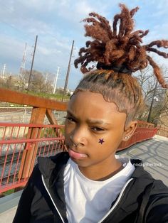 Short Dreads Women, Teen Dread Heads, Girl Dreadheads, Locs Hairstyles Natural Hair, Cute Colors To Dye Your Hair Black Women Dreads, Locd Hair Styles, Locs Stud, Neck Length Locs, Locs With Edges