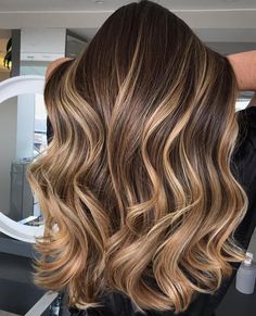 50 Amazing Fall Hair Colour Ideas To Copy This Season Caramel Babylights, Caramel Hair Highlights, Highlights Brown Hair Balayage, Hair Lights, Rambut Brunette, Brown Hair Inspo