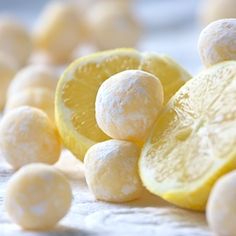 there are two pictures of lemons and snowballs