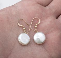 Flat Pearl Earrings, Coin Pearl Earrings, Daily Jewelry, Coin Pearls, Gold Pearl Earrings, Freshwater Pearls Earrings, Earrings Dainty, Jewelry Card, Bridesmaid Earrings