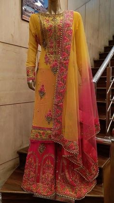 Indian Mehndi, Asian Dresses, Mehndi Outfits, Designer Anarkali Dresses, Anarkali Dresses, Mehndi Dress, Stylish Mehndi, Pakistani Couture, Salwar Dress