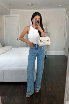 Favorite petite friendly abercrombie sale finds Style For Short Women, Outfit For Petite Women, Straight Jeans Outfit, Denim Jeans Outfit, Looks Jeans, Jeans Outfit Women, Jeans Claro, Jeans Outfit Casual