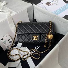 ?? SIZE : 20CM Chanel Crossbody, Tas Bahu, Chanel Tote, Lv Bags, Chanel Mini, Classic Flap, Gucci Bags, Chain Bags, Chanel Handbags