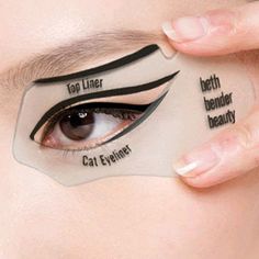 Popular Beauty Makeup Painting Eye Liner Card Cat Eyeliner Auxiliary Tool Eyeshadow Guide, Smoky Eyeliner, Quick Eye Makeup, Easy Winged Eyeliner, Eyeshadow For Green Eyes, How To Do Eyeliner, Eyeliner Hacks, Eyeliner Stencil, Winged Eyeliner Tutorial