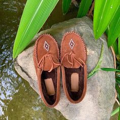 Hard To Find The Canoe Model With Fleece Lining. Soft, Malleable, And Comforting Are These Manitobah Moccasins. For A Short Period, These Lined Moccasins Were Used As Indoor Slippers And Were Never Worn Outside. There Are A Few Scuff Marks, And Some Natural Leather Imperfections, Nothing Too Obvious. They Have Plenty Of Life Left In Them And Want To Be Of Service. Size 6 Which Translates To About 6.5 In Women's. Condition Is Good. Manitobah Mukluks, Indoor Slippers, Natural Leather, Moccasins, Period, Slippers, Im Not Perfect, Size 6, Women Shoes