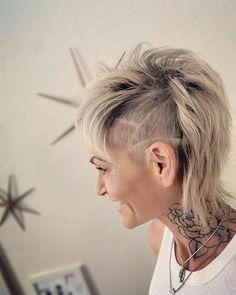 Punk Haircut, Women's Undercut, Cream Tattoo, Long Hair On Top, Mohawk Hairstyles, Short Hair Undercut