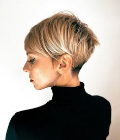 Hair Stages, Chic Haircut, Longer Pixie Haircut, Long Pixie Hairstyles, Side Bangs Hairstyles, Long Pixie Cuts, Modern Haircuts, Natural Wavy Hair