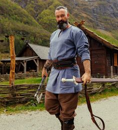 viking - Google Search Nordic Clothing Viking, Poor Clothes, Nordic Clothing, Viking Pants, Viking Shield Maiden, Medieval Tunic, Viking Aesthetic, Historical Viking, Viking Tunic