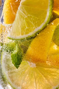 Lemon Fruit Photography, Citrus Aesthetic, Citrus Background, Lemon Photography, Lime And Lemon, Citrus Drinks, Citrus Slices, Soul Food Dinner