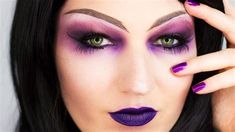 Witch makeup | Witch halloween Purple Witch Makeup, Simple Witch Makeup, Pretty Witch Makeup, Sorceress Costume, Witch Eyes, Scary Eyes, Purple Witch