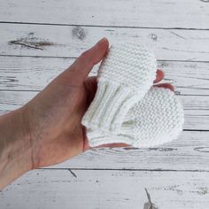 White Winter Booties As A Gift, White Booties As Winter Gift, White Winter Booties As Gift, Warm White Winter Booties, Winter Knitted Booties As A Gift, White Knitted Booties For Winter, White Knitted Winter Booties, Hand Knitted Booties As Winter Gift, Hand Knitted Winter Booties As Gift