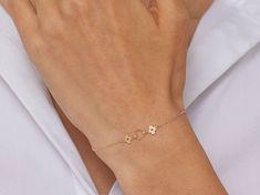 High quality Cross Bracelet for everyday wearing. 14k Multiple Clover Bracelet, Gold Clover Bracelet Women 14k, Gold Clover Bracelet Women 14k Diamond, Best gifts for Mom, Gold Bracelet *60 Day Return Policy We are committed to your satisfaction. Engraved or non-engraved; if you are not happy with your choice, return it in original condition within 60 days. ITEM DETAILS Material: Clover Bracelet is 14K Solid GOLD ( not filled or plated).  * Gold Bracelet Chain Length: 19cm  * Chain Width: 0,65mm Delicate Hypoallergenic Yellow Gold Bracelets, Lotus Bracelet, Clover Bracelet, Best Gifts For Mom, Princess Cut Rings, Bracelet Dainty, Gold Bracelet For Women, Bracelet Women, Cross Bracelet