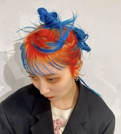 Weird Hair Dye Ideas, Creative Color Hair Inspiration, Artistic Hair Color, Primary Color Hair, Ginger Hair With Blue Highlights, Orange And Teal Hair, Crazy Dyed Hair, Ginger And Blue Hair, Angel Ring Hair Dye