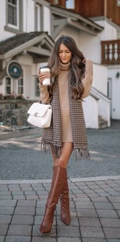 Brown Leather Knee Boots Outfit, Long Sweater Dress With Tall Boots, Brown Heeled Boots Outfit Knee Highs, Carmel Boots Outfit Winter, Winter Boots Outfits Women, Tan Leather Knee High Boots Outfit, Caramel Knee High Boots Outfit, High Knee Boots With Dress, Leather Brown Boots Outfits