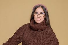 Wondering what to wear for your next business presentation, speech or interview? Ski holiday ? Working on garden  or going to shop? Don't worry, take one of our new winter cable sweaters for your amazing look! Never feel cold with this brown bear sweater! 100% hand knit 100% luxury edition  100% pure wool Some clothes have soul ❤️ If you want to feel special, unique, comfortable, warm and cosy - you are at the right place!  We are very glad to present you this luxury wool sweater. It's fit elega Luxury Brown Winter Turtleneck, Luxury Brown Turtleneck For Winter, Presentation Speech, Cable Sweaters, Irish Sweater, Big Wool, Ski Holiday, Bear Sweater, Pullover Mode