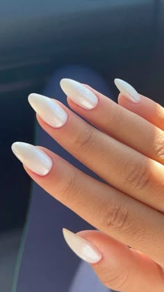 White Nail Designs, Sparkly Nails, Winter Nail, Funky Nails, Milky White, White Nails, Winter Nails, Spring Nails