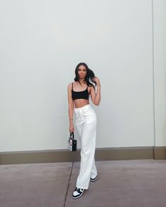 White Jeans Outfit Ideas For Women, Outfits With Pandas Dunk, Nike Panda Low Outfit, Nike Panda Dunks Outfit Summer, Summer Outfits Tall Women, Panda Dunks Summer Outfit, Nike Dunk Panda Outfit Women, Panda Nike Outfit, Dunks Panda Outfit