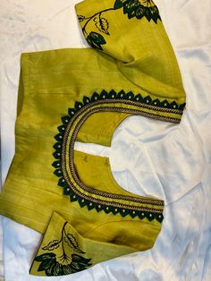 Kasu Work Blouse Designs, Simple Blouse Design For Normal Saree, Normal Saree, Blouse Neck Models, Simple Blouse Design, Work Blouse Designs