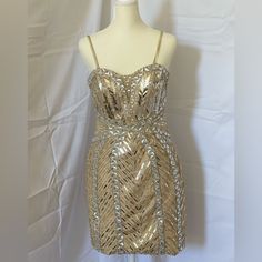 Elegant Fits Small/Medium Elegant Fits, Stunning Dresses, Silver Gold, Colorful Dresses, Size 6, Mini Dress, Womens Dresses, Silver, Dresses