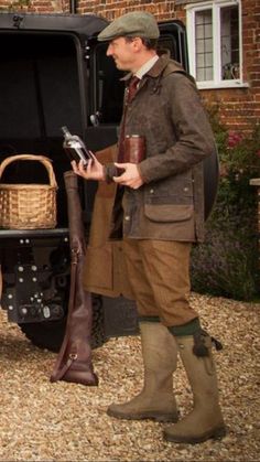 Scotland Dress, Hunting Fashion, Countryside Fashion, British Country Style, Mens Fashion Country, Chique Outfit, Gown Designer, English Gentleman, British Country