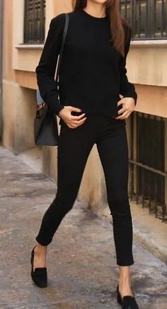 Minimalisticky Chic, Comfy Work Outfit, Work Outfit Inspiration, Casual Chic Outfits, Jeans Outfit Fall, Ootd Dress, Looks Black, Outfit Trends, All Black Outfit