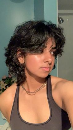 Shag Short Hairstyles, Female Haircuts Short, Wavy Wolf Cut Short Hair, Short Enby Hair Curly, Wolfcut Hairstyles Short, Short Haircut Wolfcut, Short Tomboy Haircut Curly, Shag On Round Face, Wolfcut On Round Face